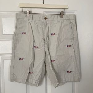 Vineyard Vines Men’s Khaki Shorts Size: 34